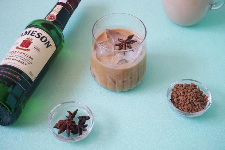Drinks Recipe - Baileys and Jameson Cocktail with Star Anise