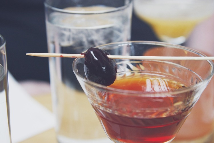 Drinks Recipe - Maraschino Cherry Bourbon Manhattan Cocktail